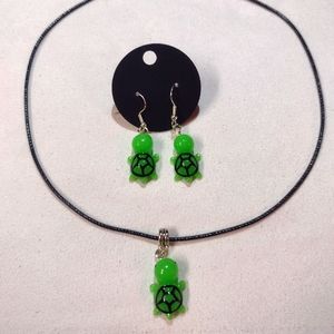 Girls Necklace and earrings Turtles